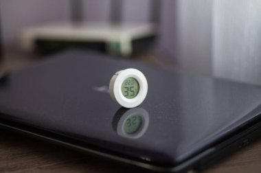 Dijital sıcaklık ve nem sensörü