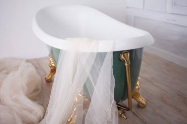 Bath in the center of the studio room