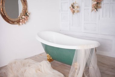 Bath in the center of the studio room