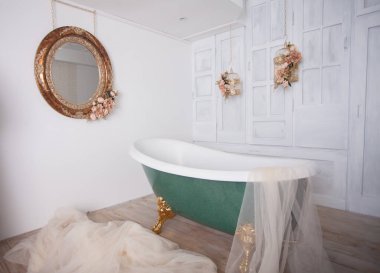 Bath in the center of the studio room