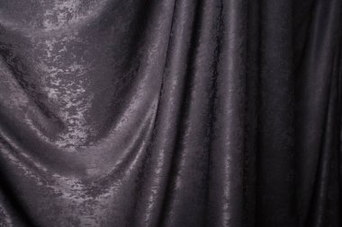 Modern stüdyo içinde açık gri kumaş perde