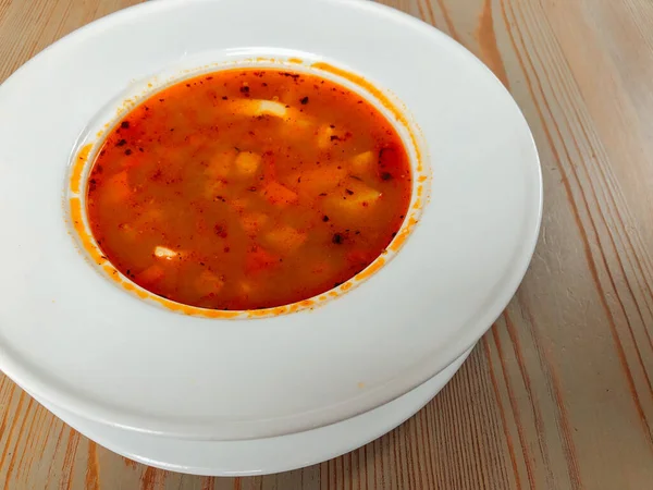 Sup Sayuran Italia Dengan Pasta Atas Meja Kayu — Stok Foto