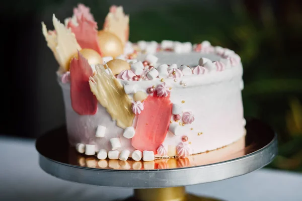 Sweet White Buttercream Cake Rose Flowers — Stockfoto