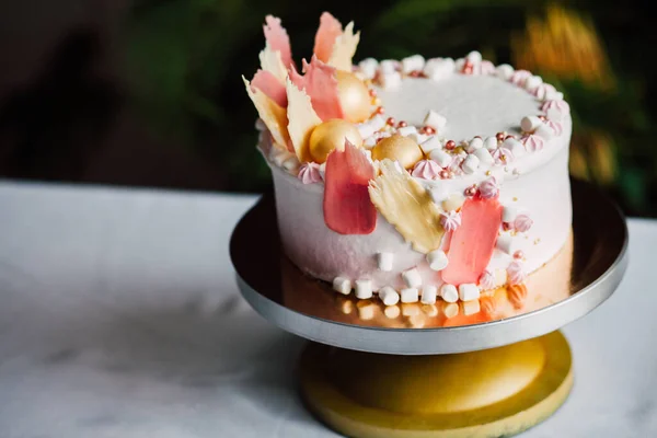 Sweet White Buttercream Cake Rose Flowers — Stockfoto