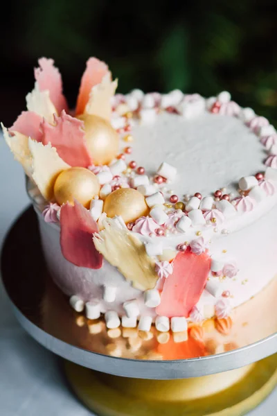 Sweet White Buttercream Cake Rose Flowers — Stockfoto