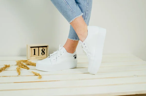 Female Feet Stylish Shoes Closeup Shot — Stockfoto