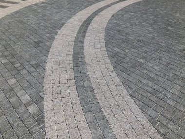 Değişik renklerde taşlar, parkta yürüyüş yolu. 