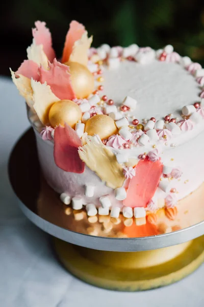 Sweet White Buttercream Cake Rose Flowers — Stockfoto
