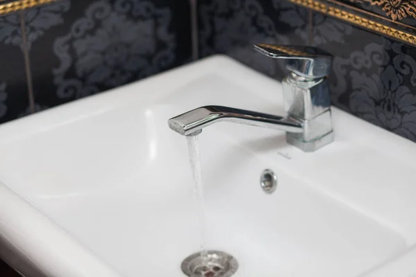 Modern Bathroom Chrome Faucet Running Water — Stock Photo, Image