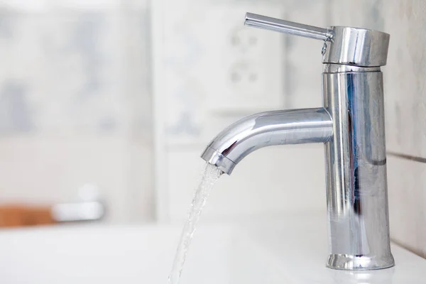 Modern Bathroom Chrome Faucet Running Water — Stock Photo, Image