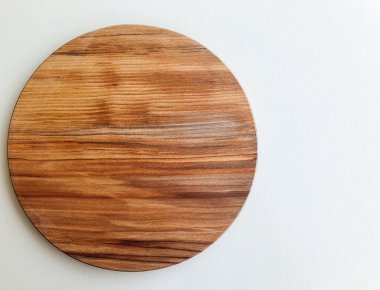 Yuvarlak ahşap tahta beyaz arkaplanda izole