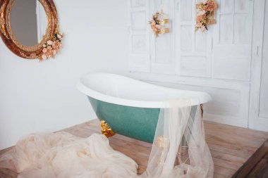 Bath in the center of the studio room