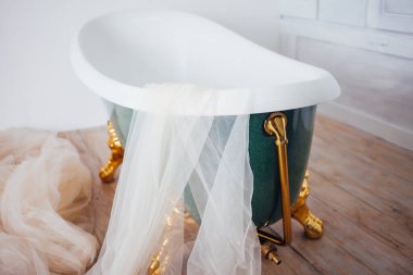 Bath in the center of the studio room