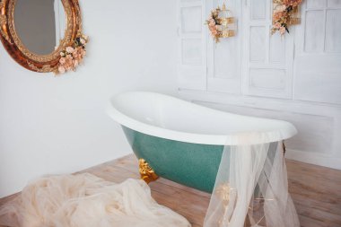 Bath in the center of the studio room