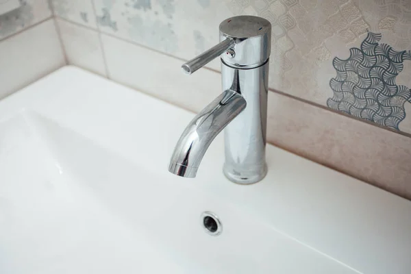 Modern Bathroom Wash Basin Chrome Faucet Gray Tiling — Photo