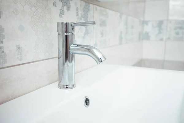 Modern Bathroom Wash Basin Chrome Faucet Gray Tiling — Photo