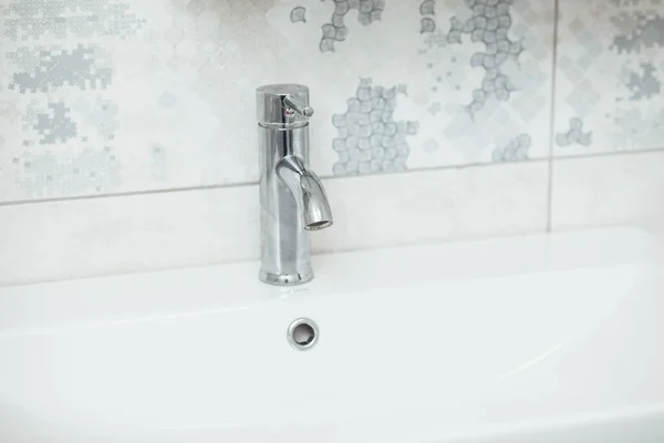 Modern Bathroom Wash Basin Chrome Faucet Gray Tiling — Photo