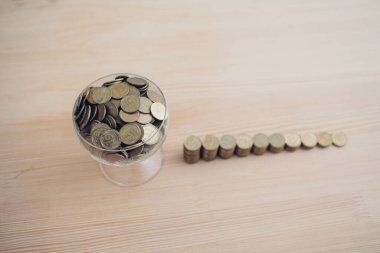 Bozuk paralı camlar büyüyen büyümeyi hızlandırıyor. Finansal iş yatırımını kavra