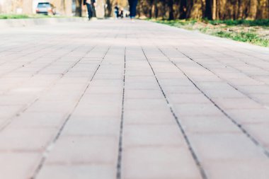 Değişik renklerde taş yontmalar, gündüz vakti yakın çekim. 