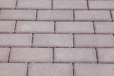 Değişik renklerde taş yontmalar, gündüz vakti yakın çekim. 