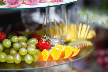 Düğün dekorasyon Kur'a lezzetli kekler ve tatlılar çikolata