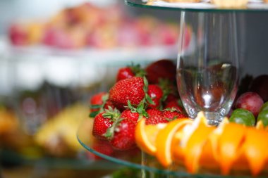 Düğün dekorasyon Kur'a lezzetli kekler ve tatlılar çikolata