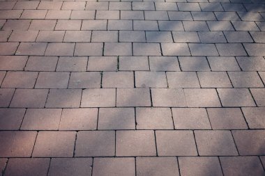 Değişik renklerde taş yontmalar, gündüz vakti yakın çekim. 