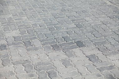 Değişik renklerde taş yontmalar, gündüz vakti yakın çekim. 