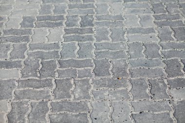 Değişik renklerde taş yontmalar, gündüz vakti yakın çekim. 