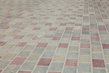 Değişik renklerde taş yontmalar, gündüz vakti yakın çekim. 