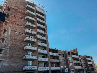 Site yapım aşamasında yeni evler ile oluşturma