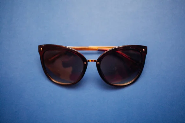 Les Lunettes Soleil Shutter Shades Ont Fond Vibrant — Photo