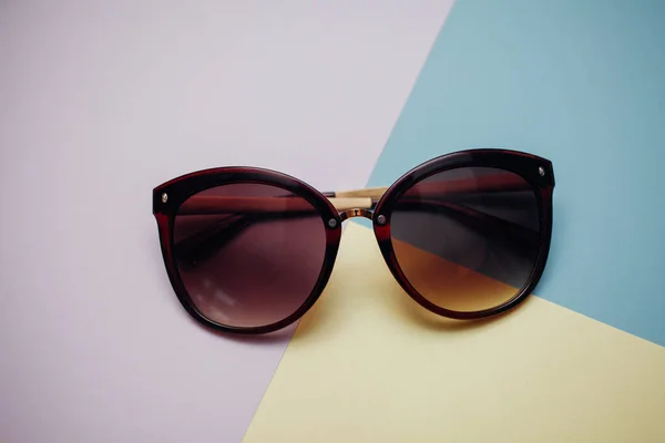 Les Lunettes Soleil Shutter Shades Ont Fond Vibrant — Photo