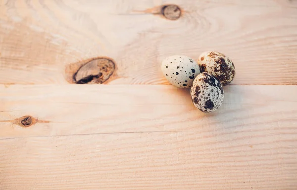 Huevos Codorniz Sobre Fondo Madera — Foto de Stock