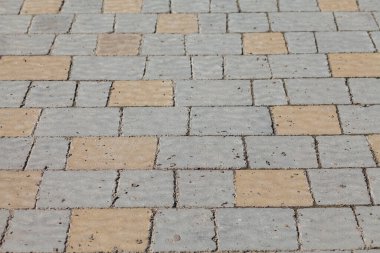 Değişik renklerde taş yontmalar, gündüz vakti yakın çekim. 