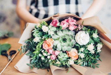 Renkli yaz çiçekleri, yakın çekim.