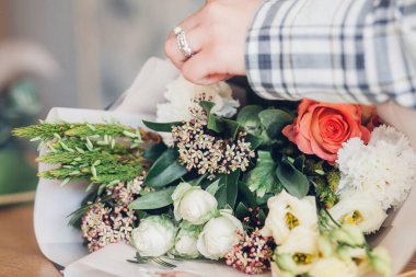 Renkli yaz çiçekleri, yakın çekim.