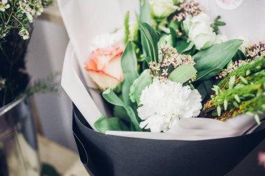 Renkli yaz çiçekleri, yakın çekim.