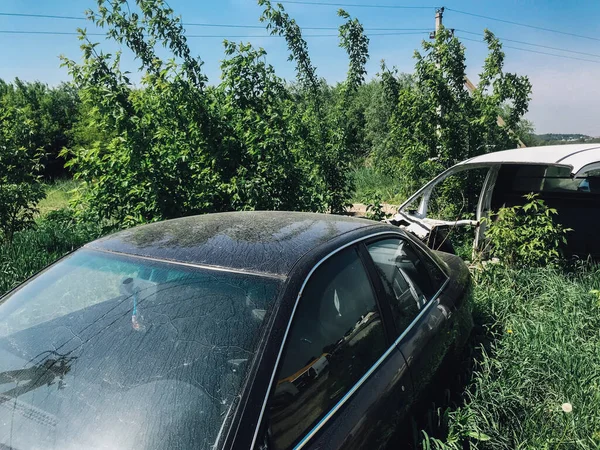 Reciclagem Carros Velhos Usados Destruídos Desmontagem Peças Estaleiros Sucata — Fotografia de Stock