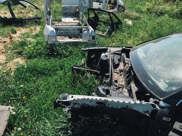 Riciclaggio Auto Vecchie Usate Distrutte Smontaggio Parti Nei Depositi Rottami — Foto Stock