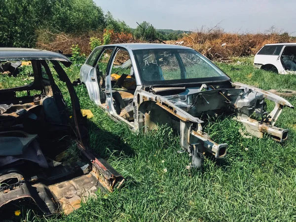 Recycling Old Used Wrecked Cars Dismantling Parts Scrap Yards — стоковое фото