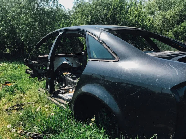 Reciclagem Carros Velhos Usados Destruídos Desmontagem Peças Estaleiros Sucata — Fotografia de Stock