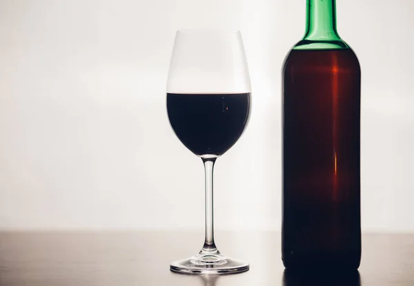 Red Wine Liquor Bottle Wineglass Isolated White Background — Stock Photo, Image