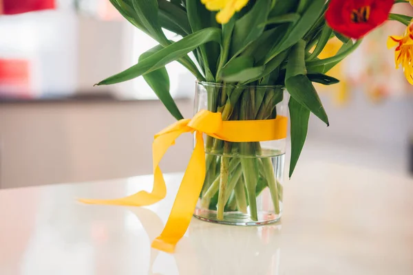 Knotted Bow Vase Flowers Water Tulips Different Colors Home Decoration — Foto de Stock