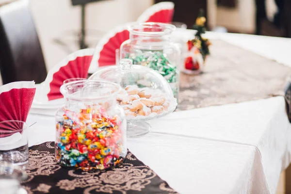 Festive Serving Table Dishes Tablecloth — 스톡 사진