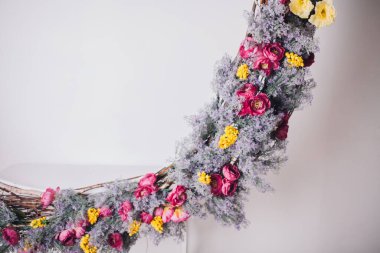 Klasik dekoratif çiçekler, kapalı çekim.