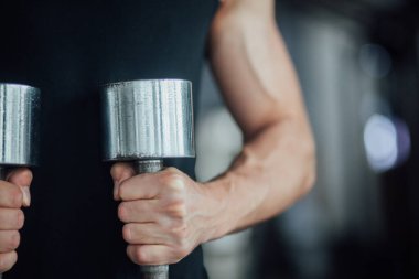 Dambılı erkek eli yakın plan.