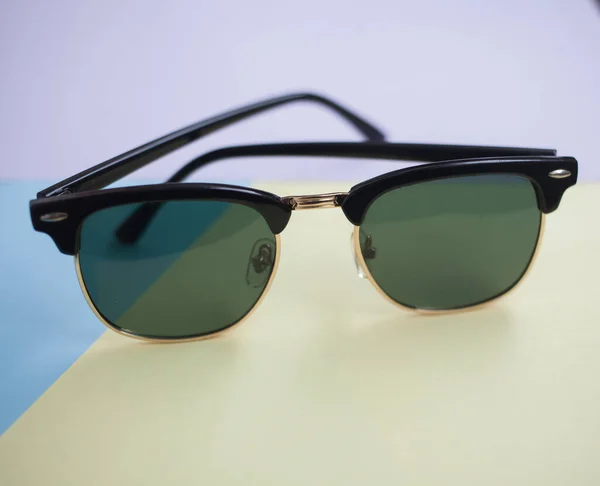 Shutter Shades Sunglasses Have Vibrant Background — Stock Photo, Image