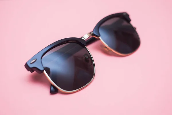 Shutter Verfärbt Sonnenbrille Auf Rosa Hintergrund Nahaufnahme — Stockfoto