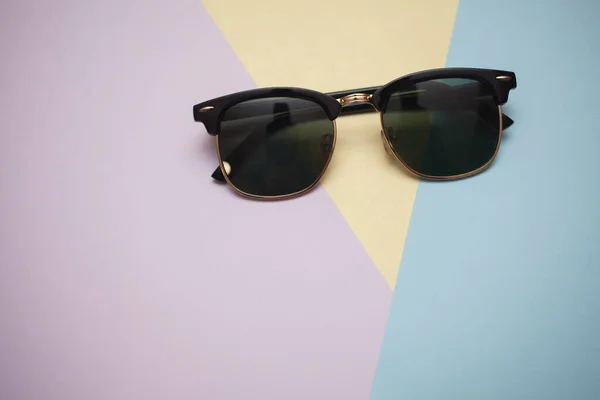 Les Lunettes Soleil Shutter Shades Ont Fond Vibrant — Photo